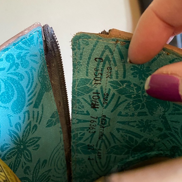 Corral Women’s Vintage Multi Color Engraved Boot - Picture 10 of 14